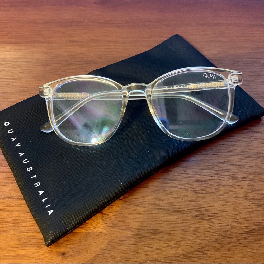 QUAY blue light glasses